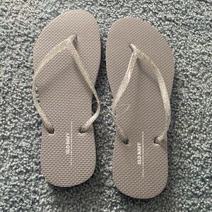 Gray old navy flip flops with sparkle/clear strap